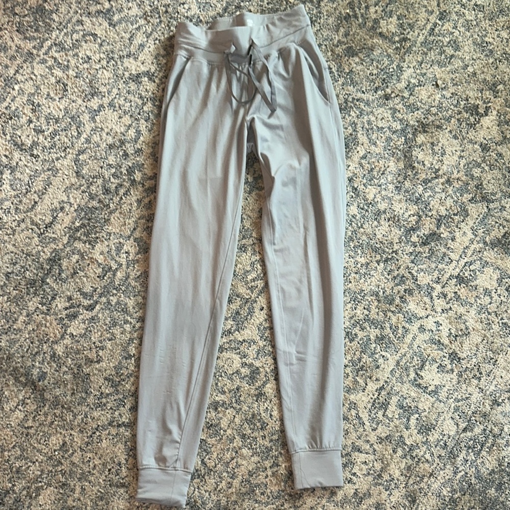 Zyia Jogger Pants - size small